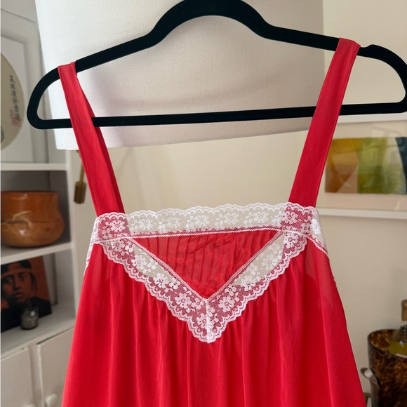 Vintage Red Maxi Dress with White Lace - Picture 8 of 9